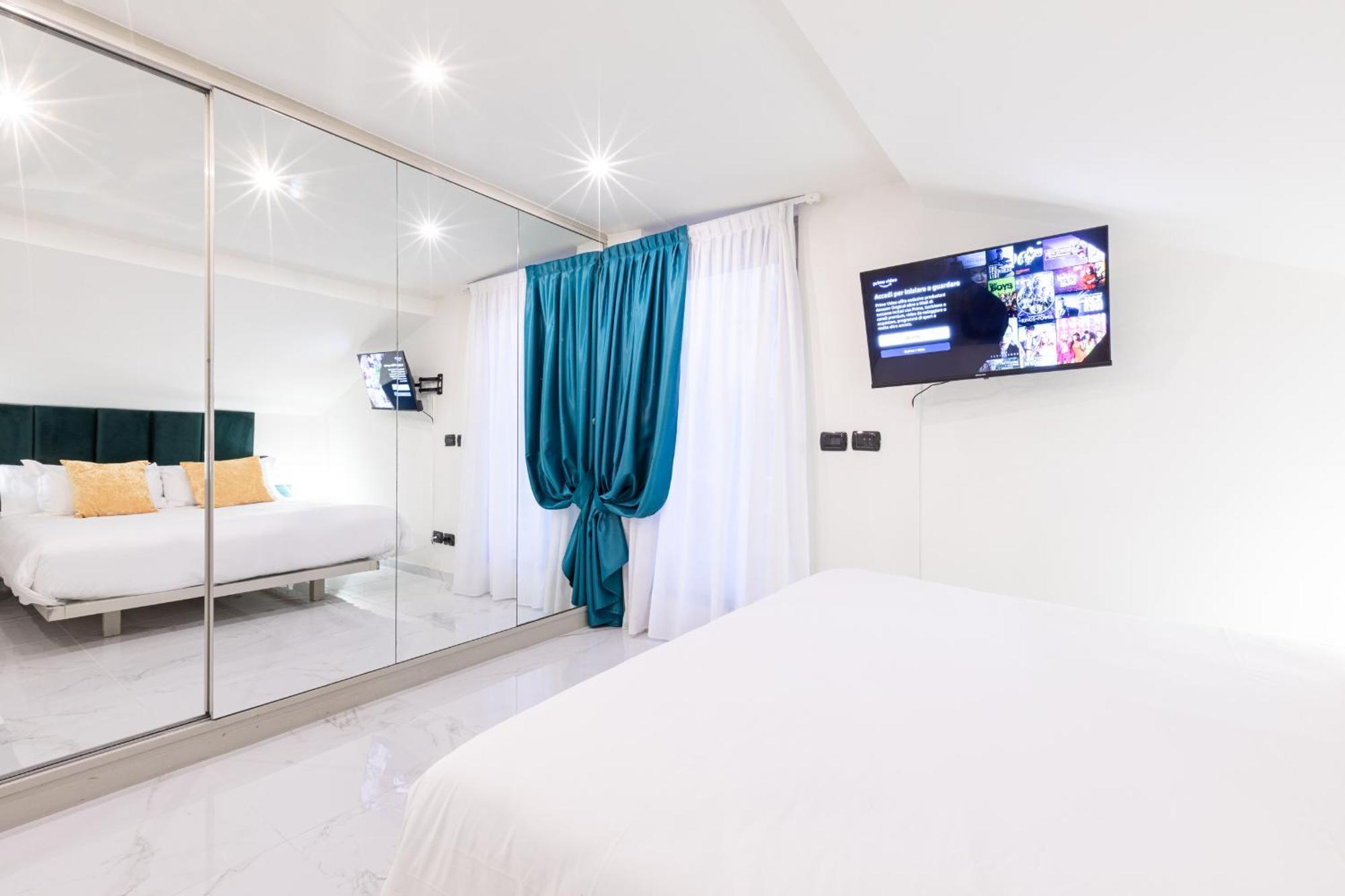 Monte Napoleone Split-Level Terrace Apartment - Top Collection Milan Extérieur photo