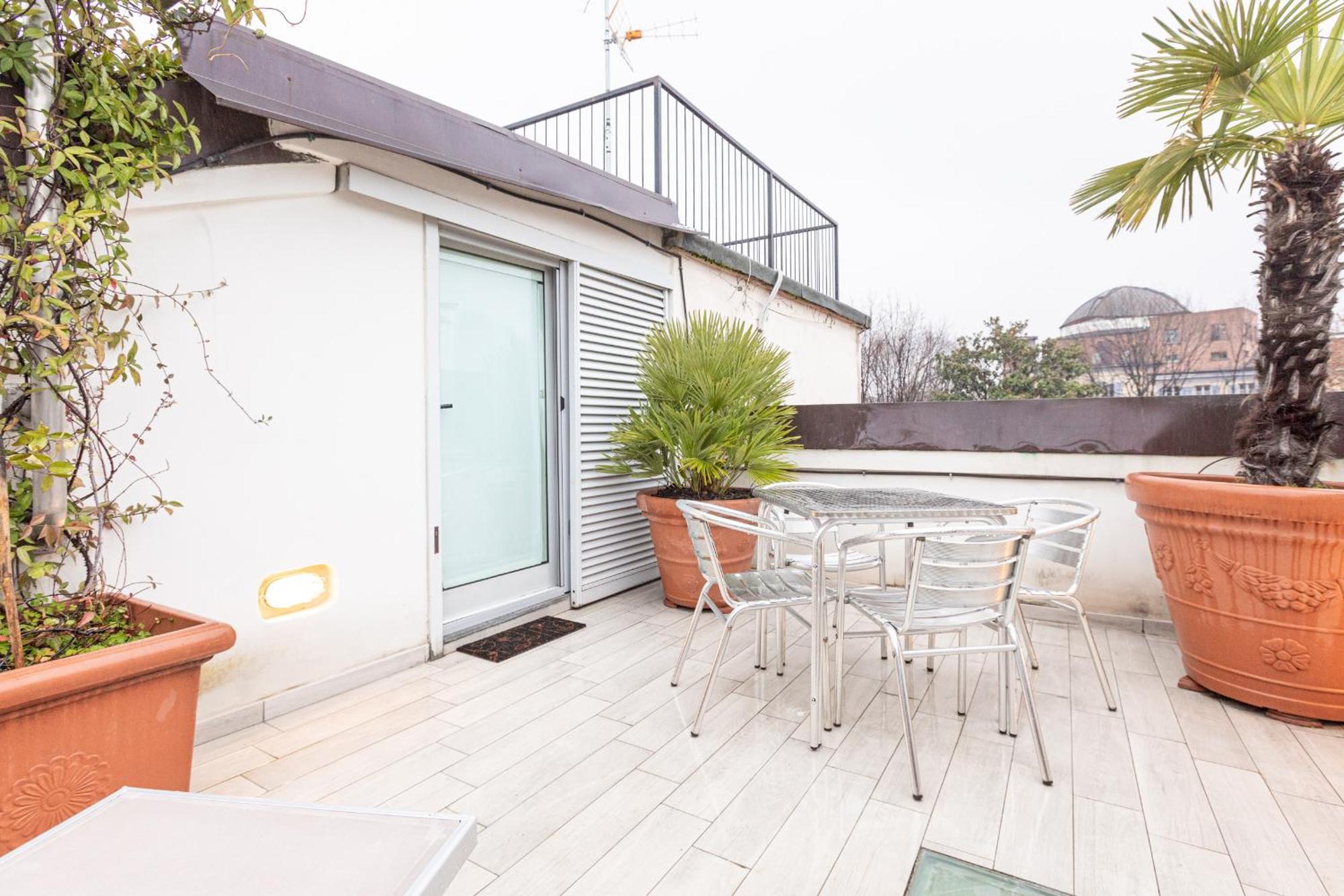 Monte Napoleone Split-Level Terrace Apartment - Top Collection Milan Extérieur photo