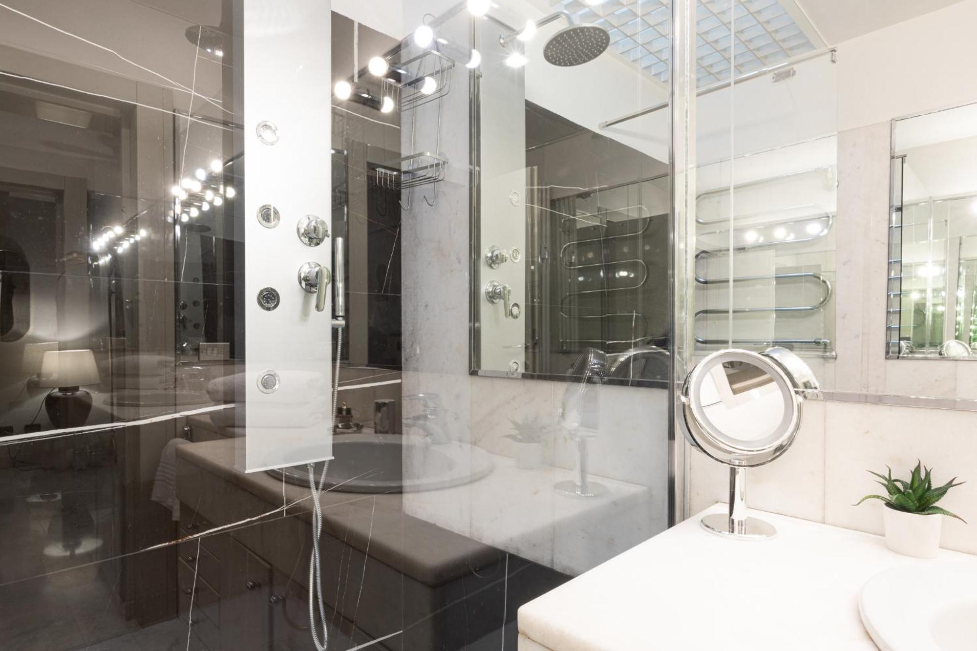 Monte Napoleone Split-Level Terrace Apartment - Top Collection Milan Extérieur photo