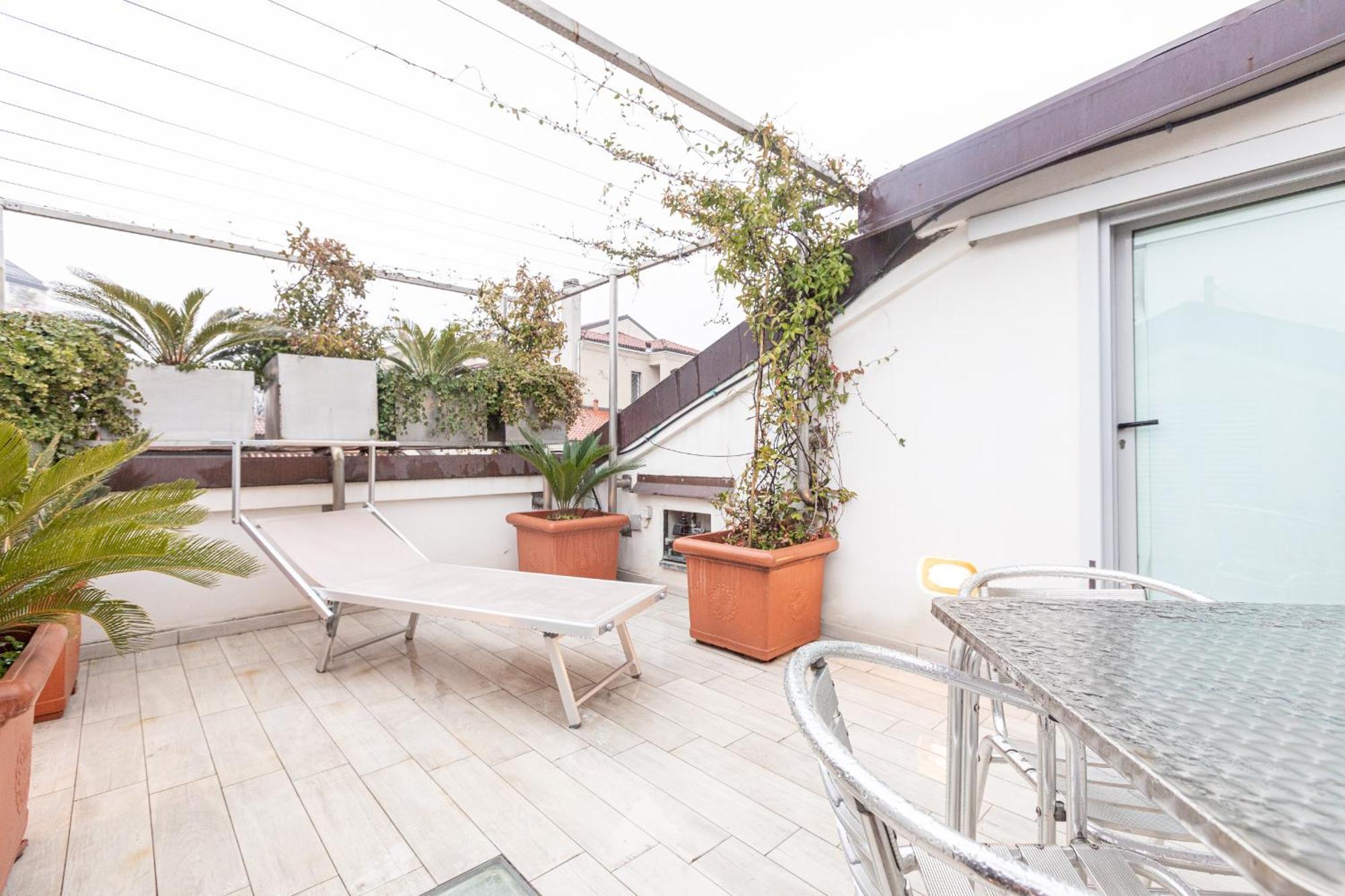 Monte Napoleone Split-Level Terrace Apartment - Top Collection Milan Extérieur photo